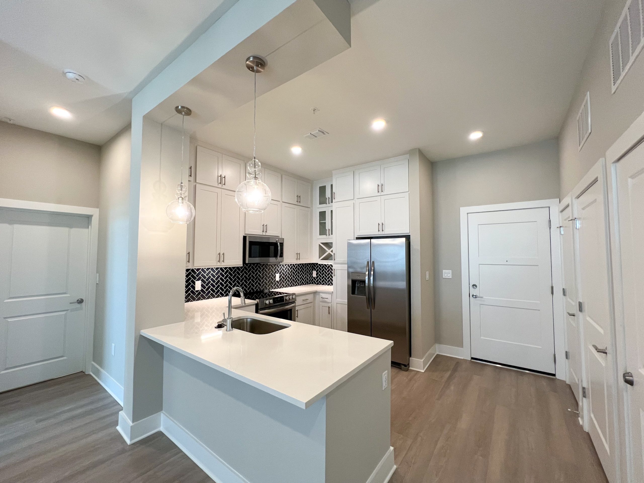 Luxurious Kitchen Cabinets in Sunrise for Kitchen Remodeling