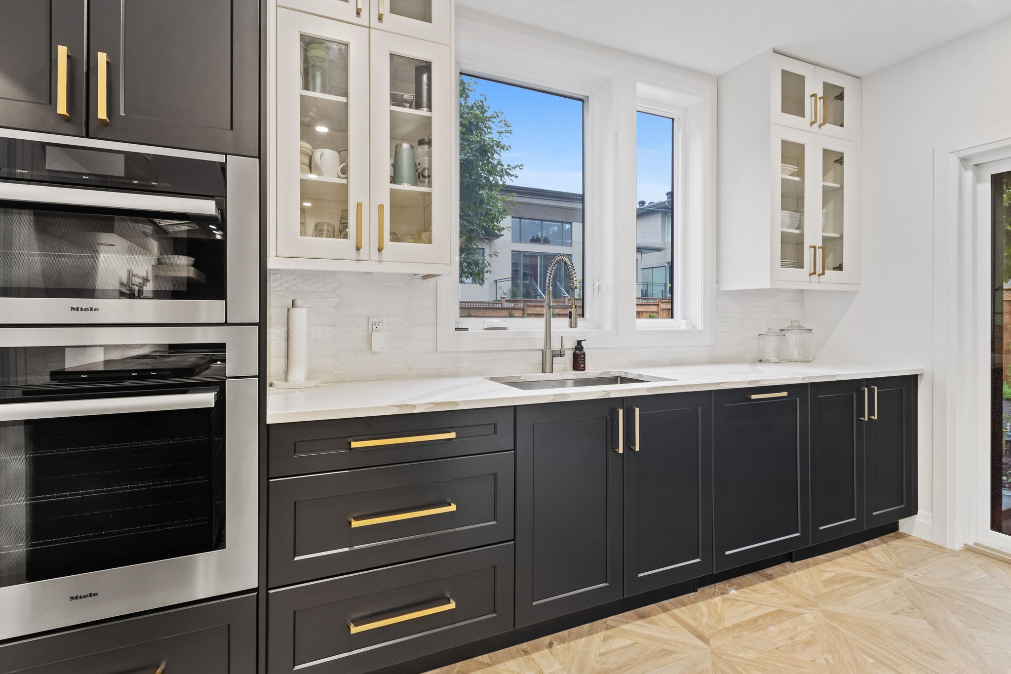 Wholesale custom cabinets in Hialeah Gardens & Custom Made