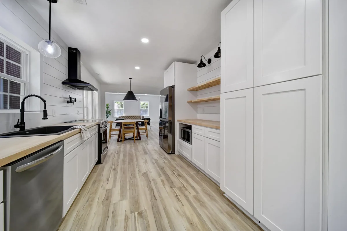 Top Glossy Kitchen Cabinets in North Miami